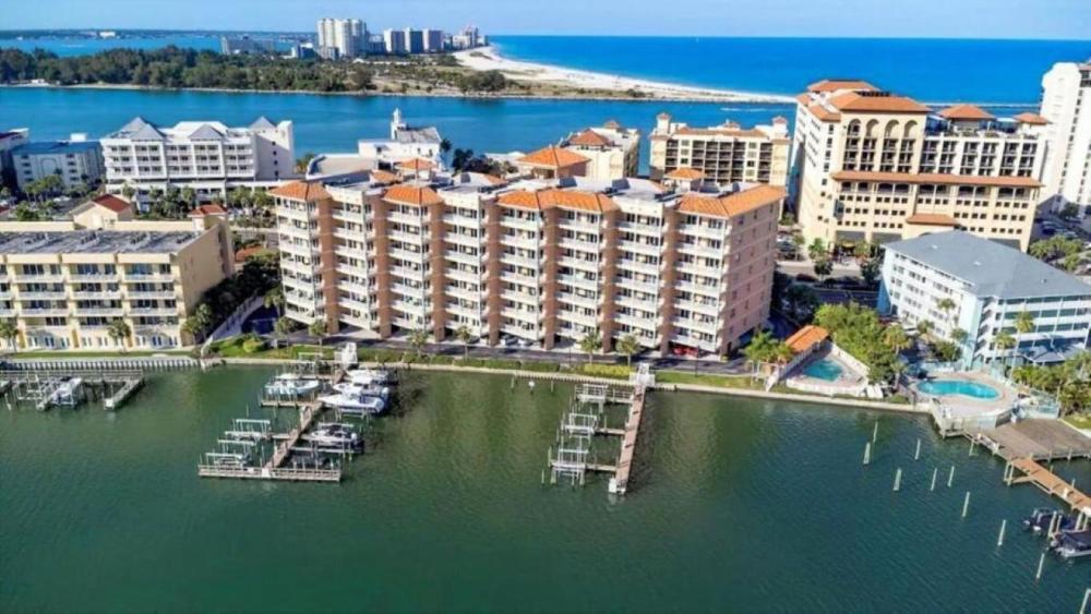 Luxury 5 Star Waterfront Condo 3 Bdr 2 Bath Pool Hot-Tub Panoramic Gulf and Intracoastal Waterway Views